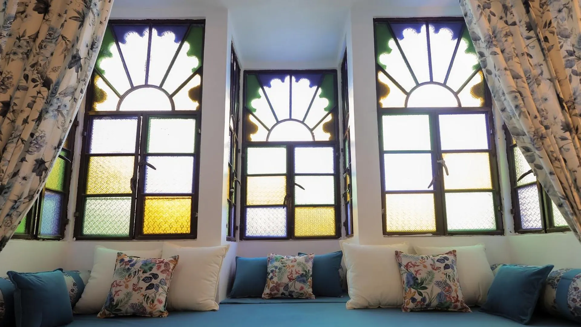 Πανσιόν Roop Mahal Homestay Ουνταϊπούρ